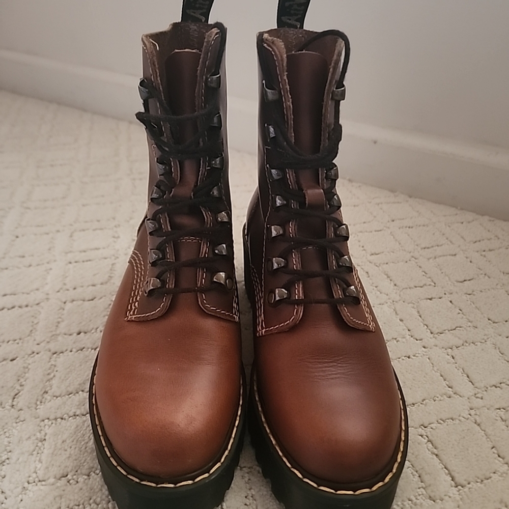Dr Martens Leona Butterscotch Platform boots woman sz 6